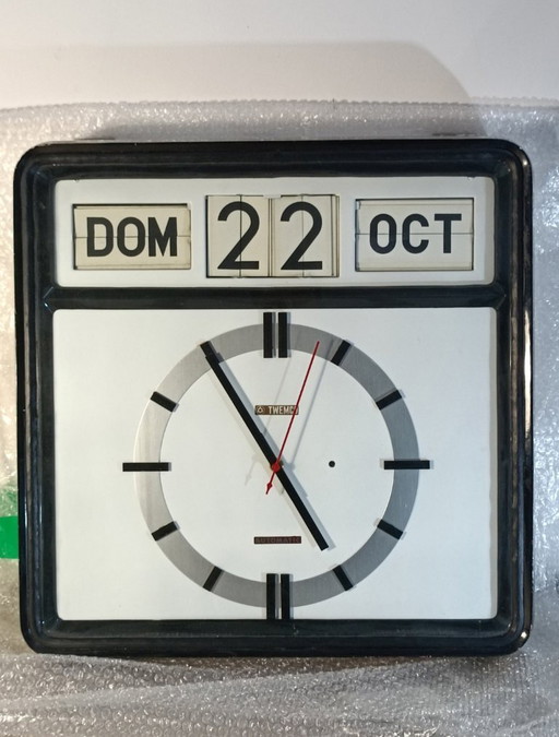 Twemco Auto-20 1970 calendar clock