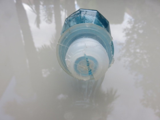 Image 1 of Botella gigante, jarra, Empoli, Italia, vidrio azul con puntas de diamante. Décadas de 1960-1970.