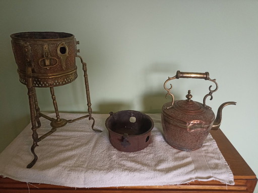 Perzische of Ottomaanse  18de eeuwse koperen samowaar. 67 cm hoog