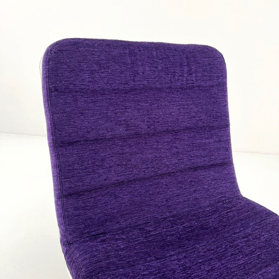 Image 1 of Fauteuil lounge de style futuriste en plexiglas avec coussin violet, années 1970