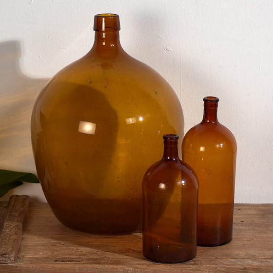 Antike bernsteinfarbene Flaschen (ca. 1920). 3er-Set #64 – Gläser & Karaffe, Glass (photo 7 of 10)