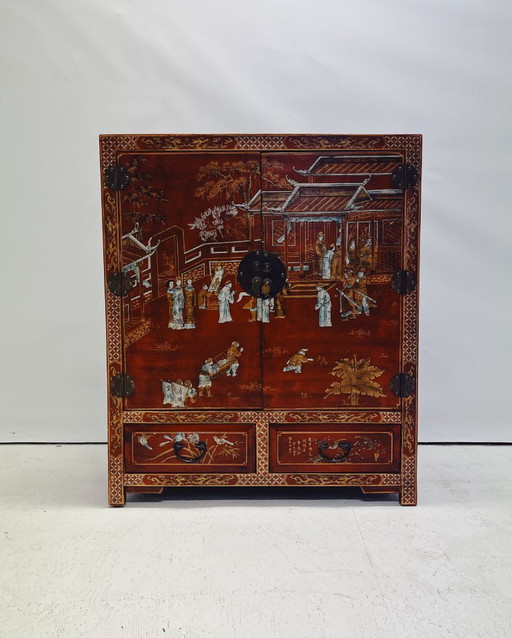 Cabinet chinois rouge