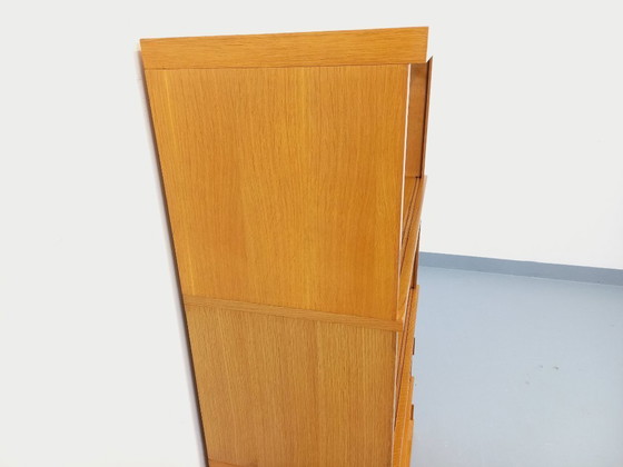 Image 1 of Librería antigua de madera de roble de la década de 1960.
