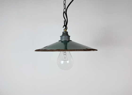 Lampada industriale smaltata verde, anni '50 – Lampade a sospensione, Ferro (photo 2 of 16)