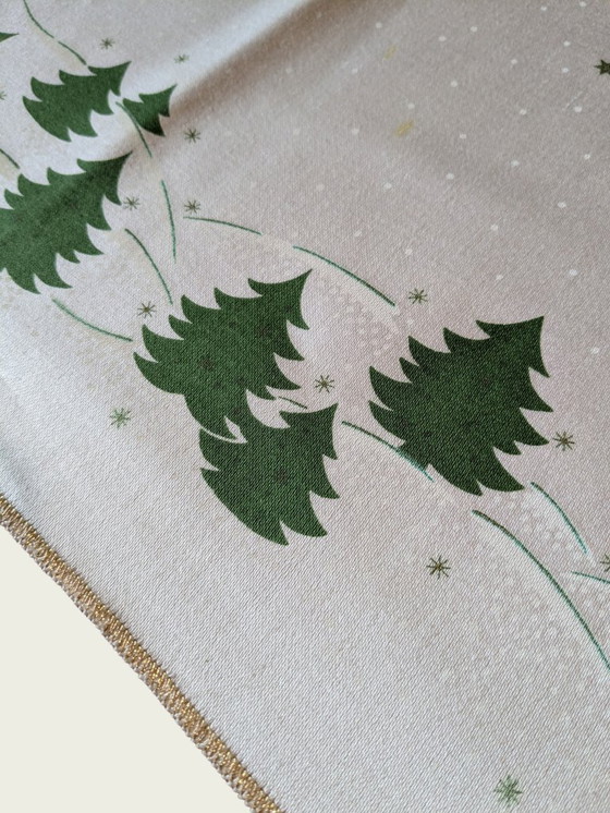 Image 1 of Quadratische Vintage Weihnachts-Tischdecke – Weiß mit Tannenbaum-Muster, 80x80 cm, Baumwolle & Viskose
