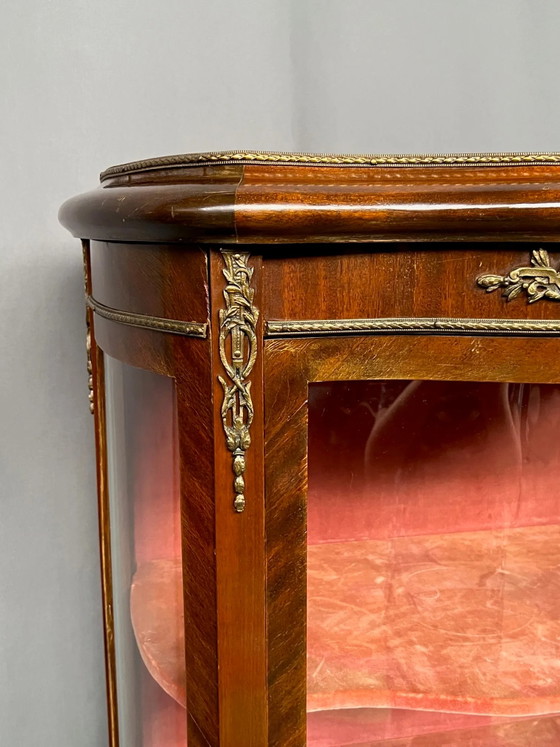 Vetrina in stile Luigi XV. – Vetrine, Bronze, Wood (photo 4 of 7)