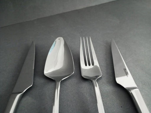 Exclusivo juego de cubiertos de diseño futurista Giacomo Pinti, años 90, Italia, Pintinox