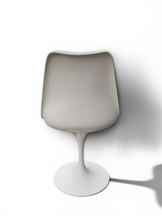 Image 1 of Knoll Tulip Dining Set by Eero Saarinen - Marble Table & 4 Chairs (Circa 1970)