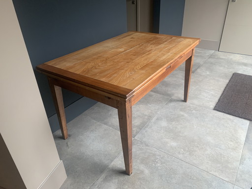 table à manger en bois de cerisier français
