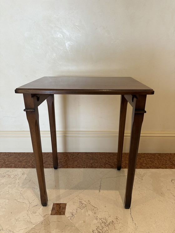 Image 1 of 3 petites tables gigognes en bois sculpté