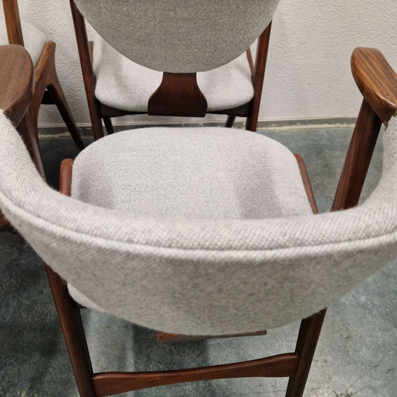 Image 1 of 6 Kuhhornstühle, neu bezogen von Awa Louis van Teeffelen