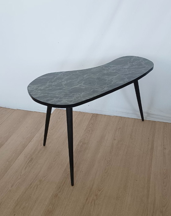 Image 1 of Vijftiger jaren niervormige tafel