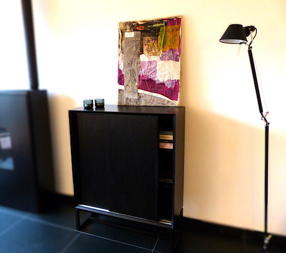 Image 1 of Mobiletto con ante scorrevoli in stile scandinavo nero