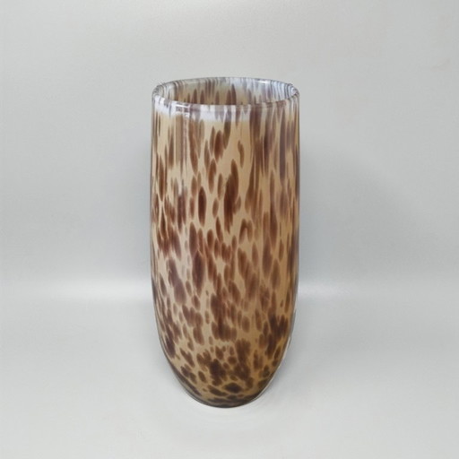 https://madinteriorart.com/collections/vases/products/1970s-luxury-handcrafted-vase-in-murano-glass-by-maestro-del-vetro-made-in