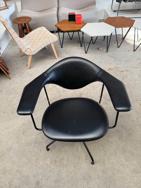 Image 1 of Gubi Masculo meeting chair leer (set a 6)