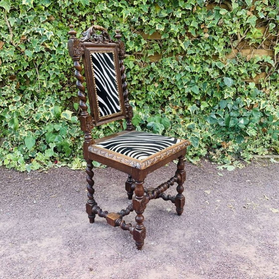 Antique carved wooden chair – Dining chairs (photo 2 of 8)