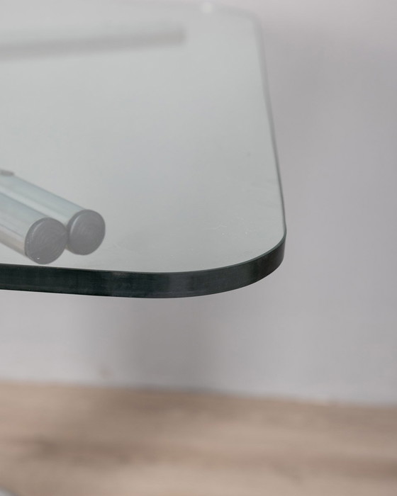 Image 1 of Vierkante tafel uit de jaren 70 in verchroomd metaal en glas Italiaans ontwerp