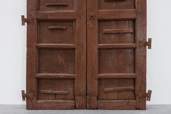 Image 1 of Grote 17e-eeuwse kloosterdeuren in terracotta gelakt eikenhout, Portugal