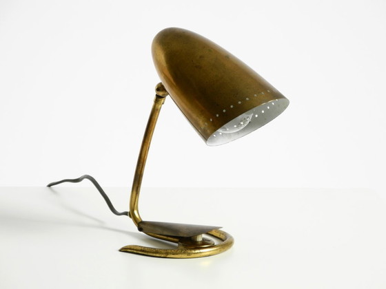 Image 1 of Lampe de table en laiton, rare et exceptionnelle, de style moderne du milieu du siècle.
