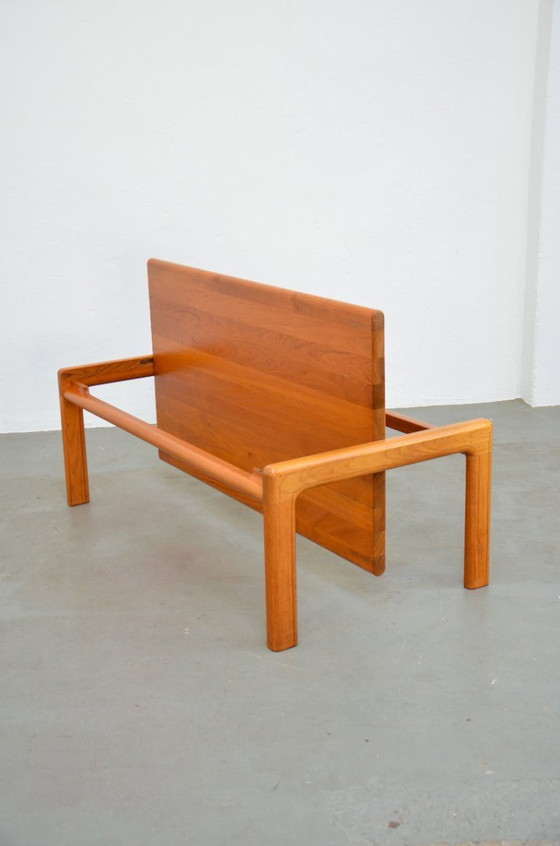 Image 1 of Massieve vintage teakhouten salontafel, bijzettafel in mid-century design, jaren 70