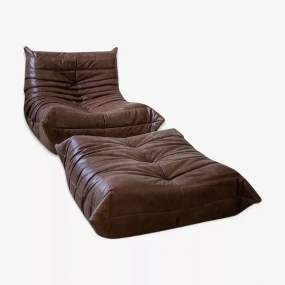 Togo fauteuil + voetenbank set in pull-up leer – walnootbruin | Michel Ducaroy | – Michael Ducaroy, Leather (photo 9 of 10)
