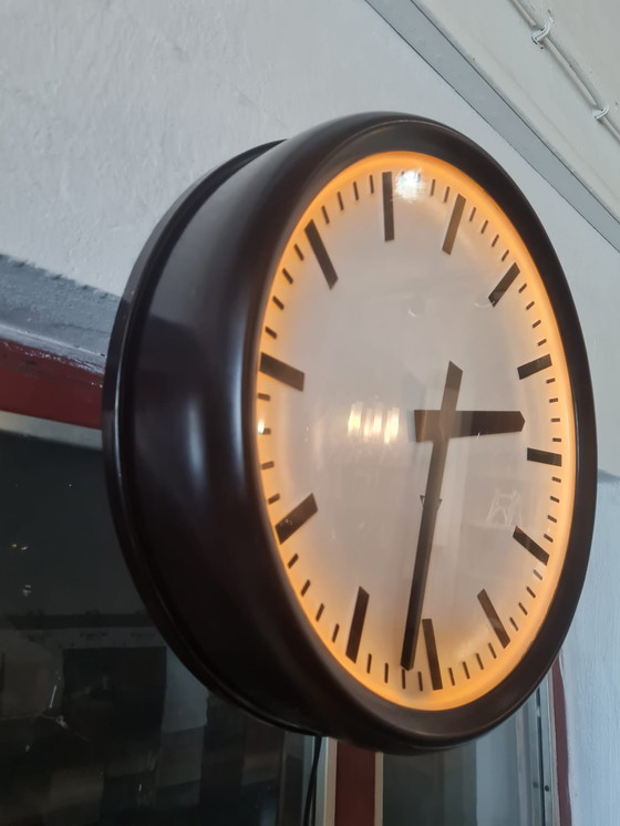 Image 1 of Pragotron electrick clock