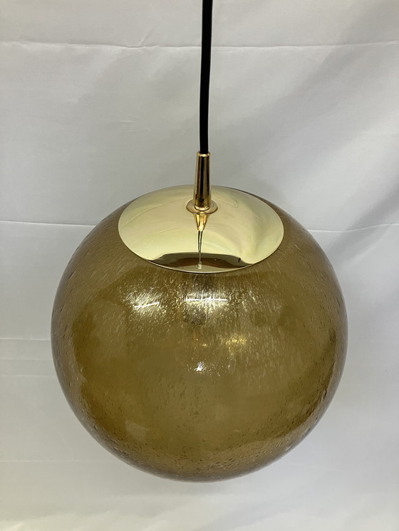 Image 1 of Lampe à suspension vintage Peill et Putzler ø30 verre bulle ambré NOS !