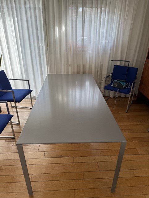 Image 1 of Table design Less par Jean Nouvel