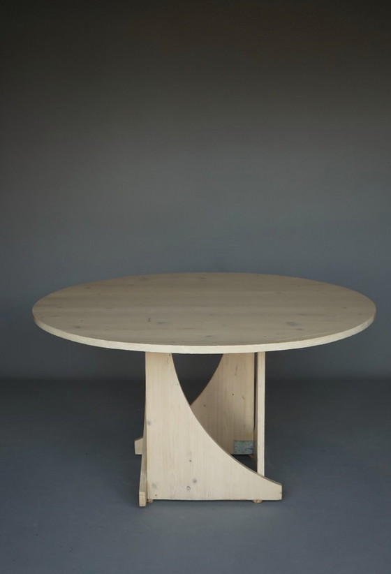 Image 1 of Architektonisch gestalteter, handgefertigter Esstisch aus weiß gekalktem Kiefernholz, 1970er Jahre