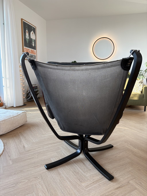 Chaise Vatne Møbler Falcon noire de Sigurd Ressell, modèle haut
