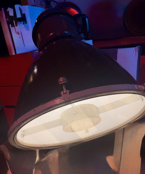 Lámpara de fábrica industrial vintage / lámpara colgante Elektrosvit Typ 25 400 – completa con cristal