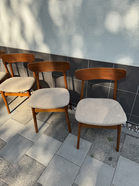 Image 1 of Set van 6 Deense 60-er jaren teakhouten eetkamerstoelen