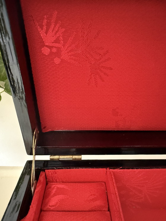 Image 1 of Joyero de madera antiguo