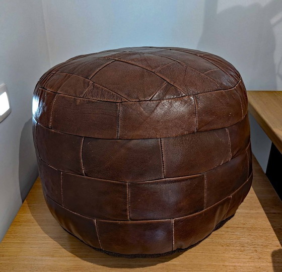 Image 1 of Pouf vintage anni '70 in pelle patchwork (De Sede Svizzera)