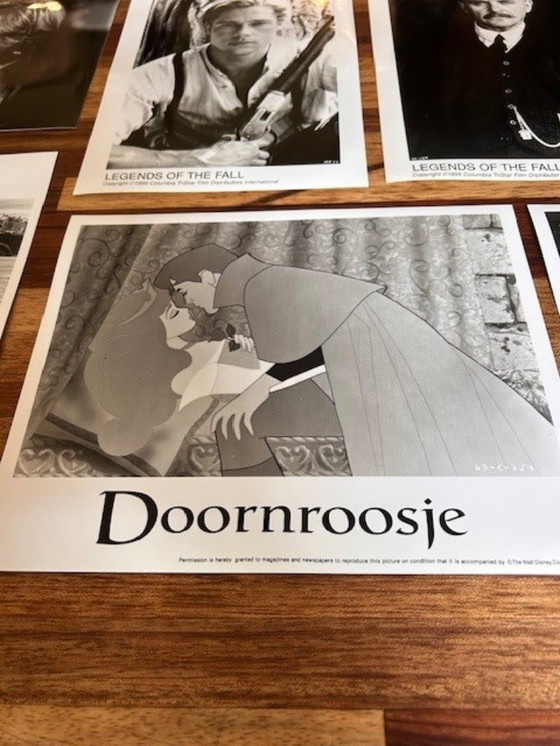 Image 1 of Raccolta di foto originali di film – fotogrammi pubblicitari di Hollywood – Leggende d'autunno, La bella addormentata, Disne