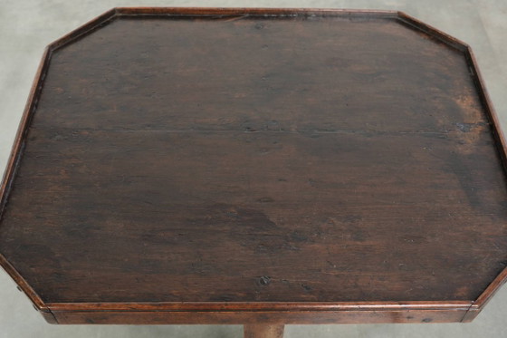 Image 1 of Very special antique English walnut side/center table with beautiful turned legs and an octagonal top from ca. 1680.