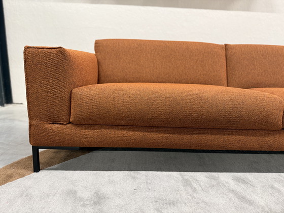 Image 1 of Divano Aikon a 4 posti in tessuto Terra, disponibile in magazzino