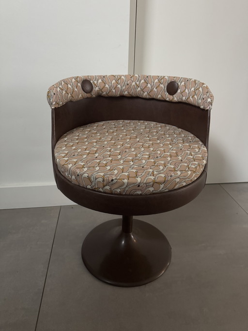 Ronde tulpfauteuil jaren 70