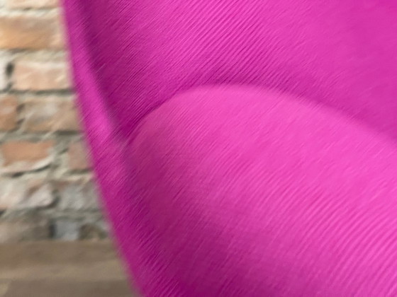 Image 1 of Artifort F557