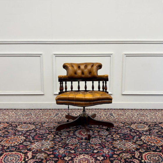 Klassischer englischer brauner Chesterfield Bürostuhl – Bürostühle, Holz, Leder (photo 2 of 7)