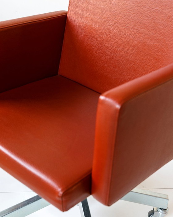 Image 1 of AVL office chair - in perfect condition!