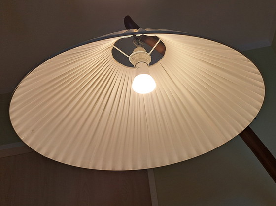 Image 1 of Arteflash Venere Piantana – Lámpara de pie de diseño italiano en nogal