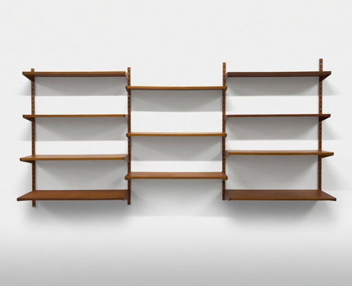 Teakhouten rekkensysteem van Kai Kristiansen voor Feldballes