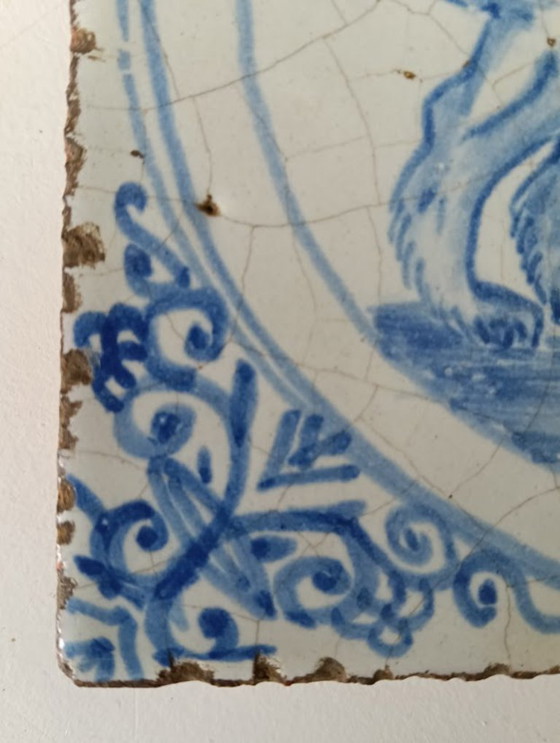 Antique 17th-century Delft Tile with Lion and Wan-Li Corners (c. 1630) – Decorative Objects, Ceramic (photo 4 of 10)