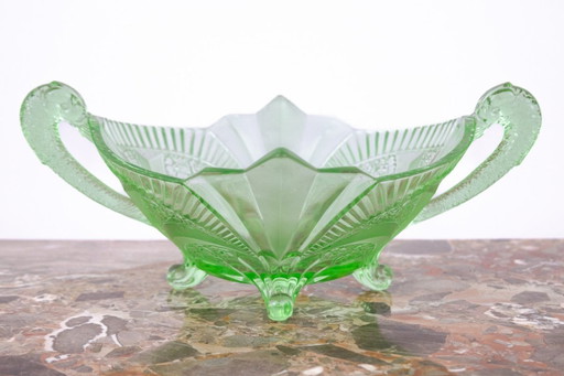 Green Art Deco plate by Hortensja, catalog number 527.