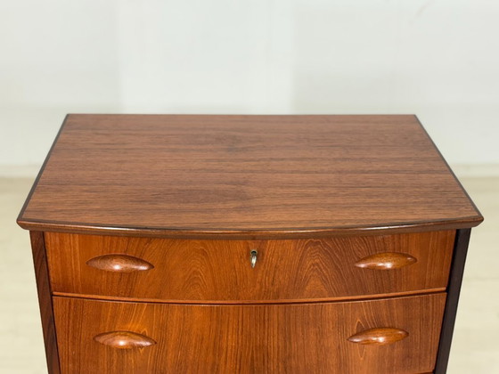 Image 1 of Commode danoise style milieu du XXe siècle / Lavabo / Armoire à linge / Meuble vintage