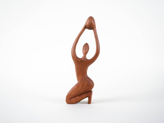 Image 1 of Sculpture en teck représentant une femme, design danois, années 1970, fabriquée au Danemark