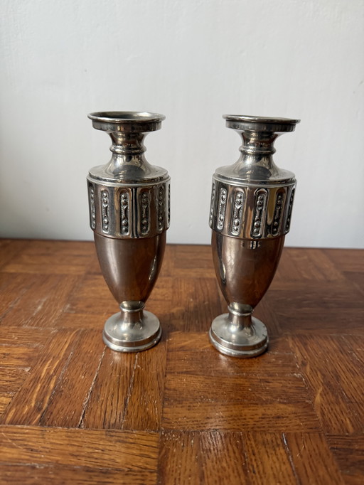 Paar versilberte Metallvasen/Urnen aus den 1920er/30er Jahren