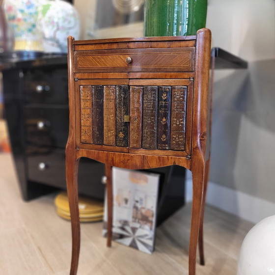 Image 1 of Mesa auxiliar trampantojo libros, estilo Napoleón III, madera y taracea, f. s. XIX - Francia 