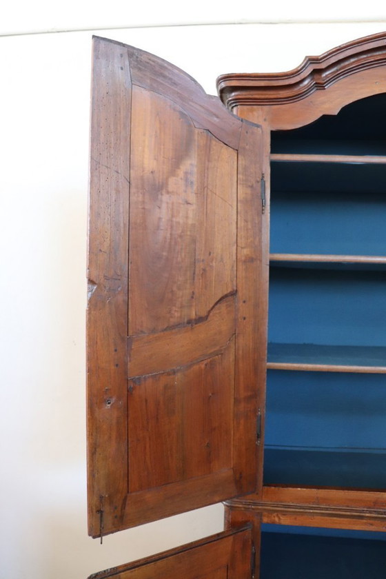 Image 1 of Raro armario antiguo en madera de álamo, Italia Mediados del siglo XVIII